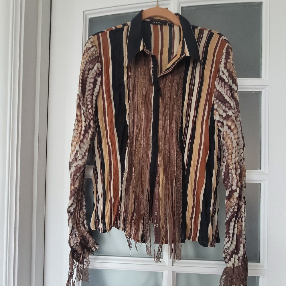 La Caviar snap blouse with lace embellished sleeves and front sz Large